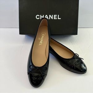 NWT-CHANEL BALLET FLATS